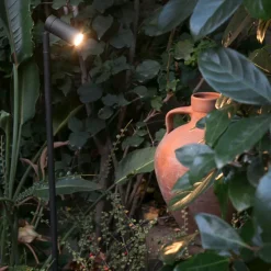 60 cm højt LED-spot Seth-60 med jordspyd^FARO BARCELONA Hot