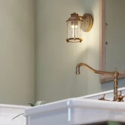 KICHLER Ashland Bay bad-væglampe, messing, 1 lyskilde