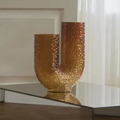 Arura-vase, ravfarvet, højde 40 cm, bredde 34 cm, glas^AYTM Online