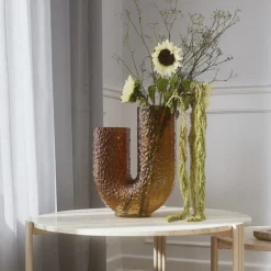 Arura-vase, ravfarvet, højde 40 cm, bredde 34 cm, glas^AYTM Online