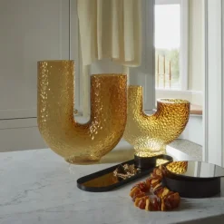 Arura-vase, ravfarvet, højde 40 cm, bredde 34 cm, glas^AYTM Online