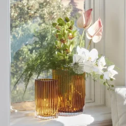 Folium-vase, højde 25 cm, ravfarvet, glas^AYTM Sale