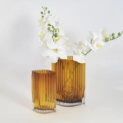Folium-vase, højde 25 cm, ravfarvet, glas^AYTM Sale