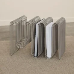 AYTM Møbel Og Interiør>Magasinholder Curva, sølv, bredde 40 cm, stål