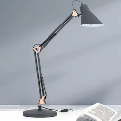 ORION Bachelor bordlampe, tre justeringstrin