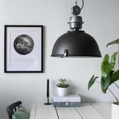 Steinhauer Bikkel hængelampe, Ø 42 cm, sort, metal, glas, E27