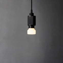 LED-pære E27 5W opal 2.700K dæmpbar^Buster + Punch New