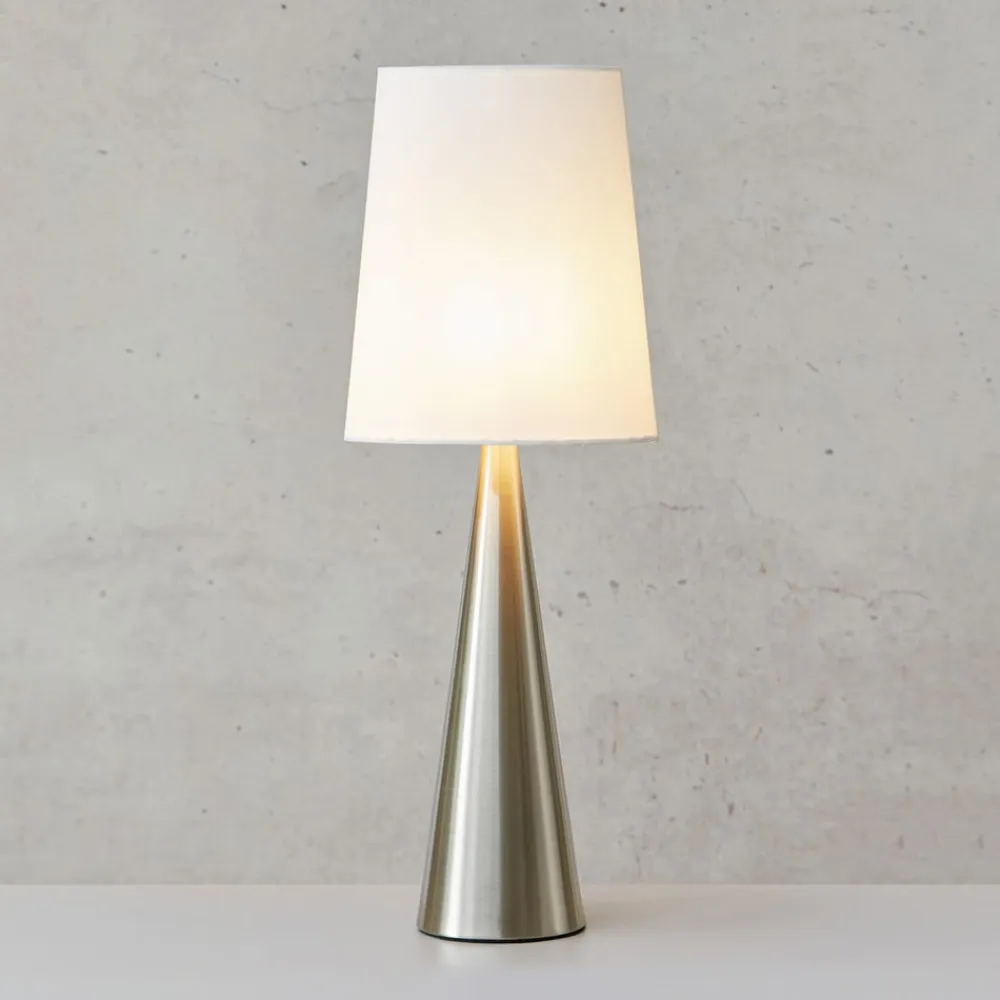 Markslöjd Conus bordlampe med offwhite skærm, nikkel