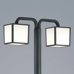Trio Lighting Cubango LED-lygtepæl med to kubeformede skærme