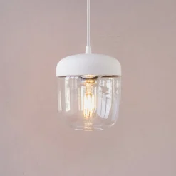 Design pendellampe Acorn, hvid og messing^UMAGE Outlet
