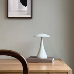 Dyberg Larsen Bordlamper>LED-bordlampe Vienna, creme, højde 28 cm
