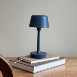 Dyberg Larsen Bordlamper>LED-bordlampe Flow, blå, højde 25 cm