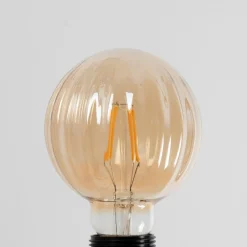 E27 3,8W LED-pære G95, 2700K, 340lm, riller ravfarvet^Lucande Sale