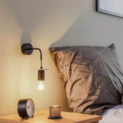 Yorik væglampe, sort/lys træ^Envostar Discount