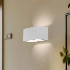 Euluna Elestren væglampe, kantet, hvid