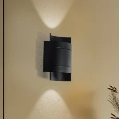 Euluna Isotta væglampe, halvrund, sort