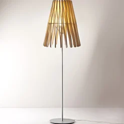 Fabbian Gulvlamper>Stick gulvlampe i træ, kegleformet