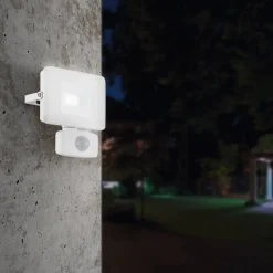 EGLO Væglampe Med Sensor|Udendørs Spot>Faedo 3 udendørs LED-spot med sensor, hvid, 10 W