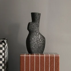 ferm LIVING Møbel Og Interiør>Yara Large vase, mørkegrå, højde 35 cm, keramik