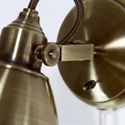 Fjällbacka væglampe med antik finish^Markslöjd