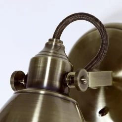 Fjällbacka væglampe med antik finish^Markslöjd