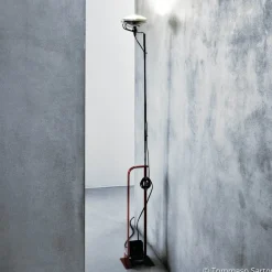 Toio gulvlampe Gx16d-LED rød^FLOS Online