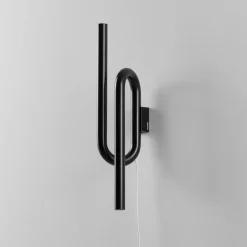 Tobia LED-væglampe med ledning, sort^Foscarini