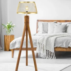 Frederik gulvlampe i træ, trefod^JUST LIGHT. GmbH Outlet