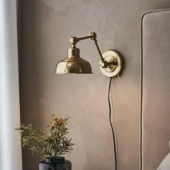 Grimstad væglampe, antik messingfarve, jern, stikprop^Markslöjd Discount