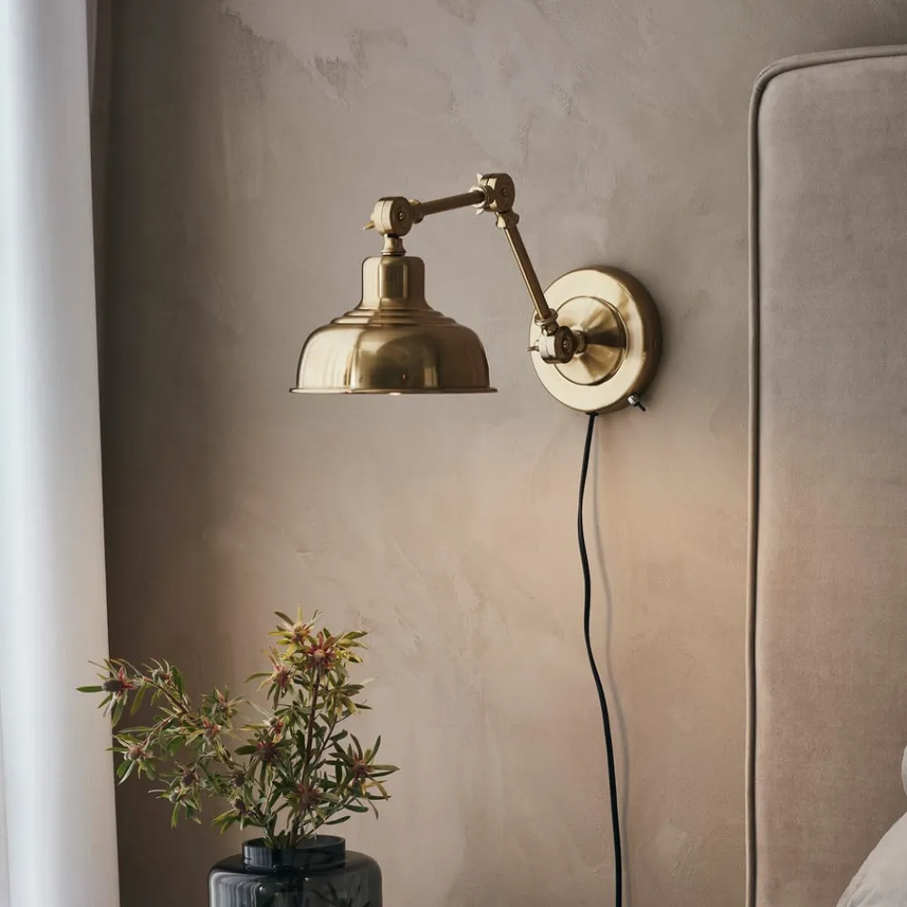 Grimstad væglampe, antik messingfarve, jern, stikprop^Markslöjd Discount