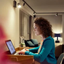 GU10 PAR16 LED reflektor 4,6W, 2.700 K^Philips New