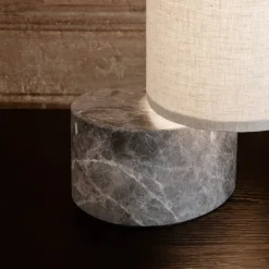 GUBI Unbound LED-gulvlampe 80 cm lærred