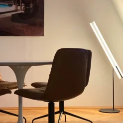 One LED-bordlampe, sort^HEAVN Hot