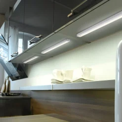 Helena LED-underskabsbelysning 59,5 x 4 cm 3.000 K^Paul Neuhaus Hot