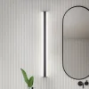 Helestra LED-spejllampe LOOM, længde 90 cm, sort, IP44