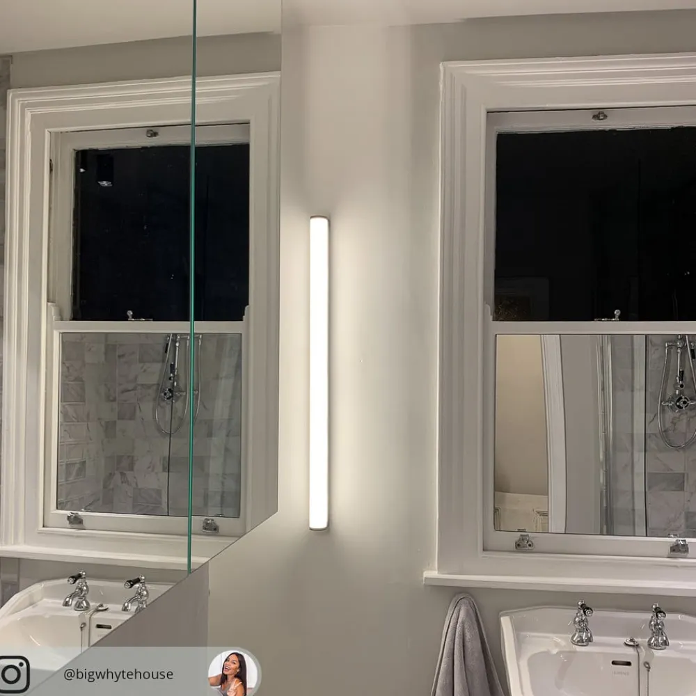 Helestra Ponto LED-væglampe, IP44 90 cm