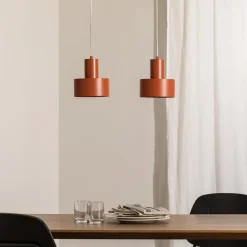 Hængelampe Rif 2, teglrød, 2 lyskilder, lineær, stål^SIGMA Online