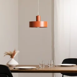 Hængelampe Rif M, teglrød, 1 lyskilde, Ø 25 cm, stål^SIGMA