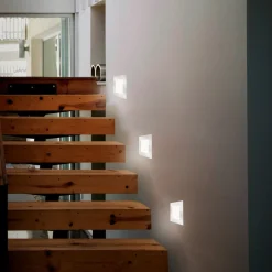 Hvid LED-indbygningslampe Klaus til indbyggede kasser^Heitronic New