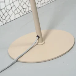 IT'S ABOUT ROMI Marseille gulvlampe, sandfarve^IT´S ABOUT ROMI Hot