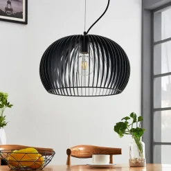 Jusra pendellampe i sort metal, 1 lyskilde.^Lindby Discount