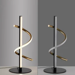 JUST LIGHT. Emanda LED-bordlampe, jern, sort-messing^JUST LIGHT. GmbH Best