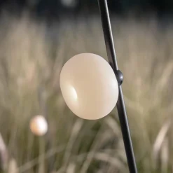 Karman Pois gulvlampe, spyd, IP65 3.000 K 93cm