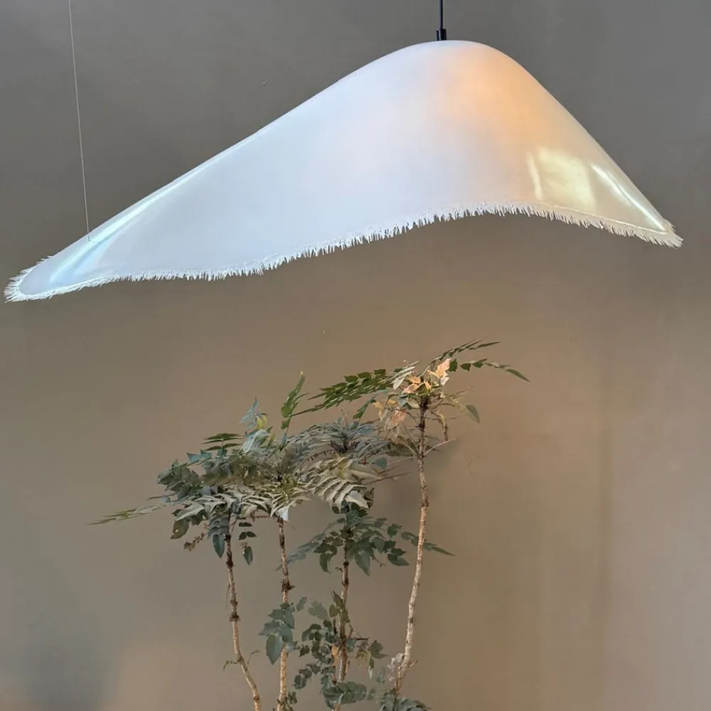 Karman udendørs hængelampe Moby Dick, længde 150 cm, glasfiber