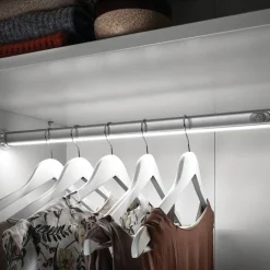 Klædeskabslampe med sensor, 100 cm^Hera Outlet