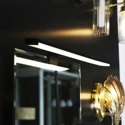 Searchlight Væg- Og Spejllamper>Kos LED-spejllampe, bredde 40 cm, sort aluminium IP44