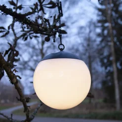 STAR TRADING Udendørs Pendellamper|Solcellelamper>LED solar hængelampe Globus