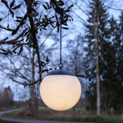STAR TRADING Udendørs Pendellamper|Solcellelamper>LED solar hængelampe Globus