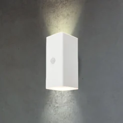 Briloner LED-akkudrevet udendørs væglampe, hvid, sensor, op/ned