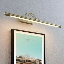 Lindby LED-gallerilampe Mailine med kontakt, messing